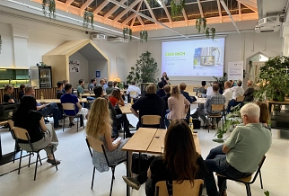 Teilnehmende beim Partizipationsworkshop Workshop im Startraum